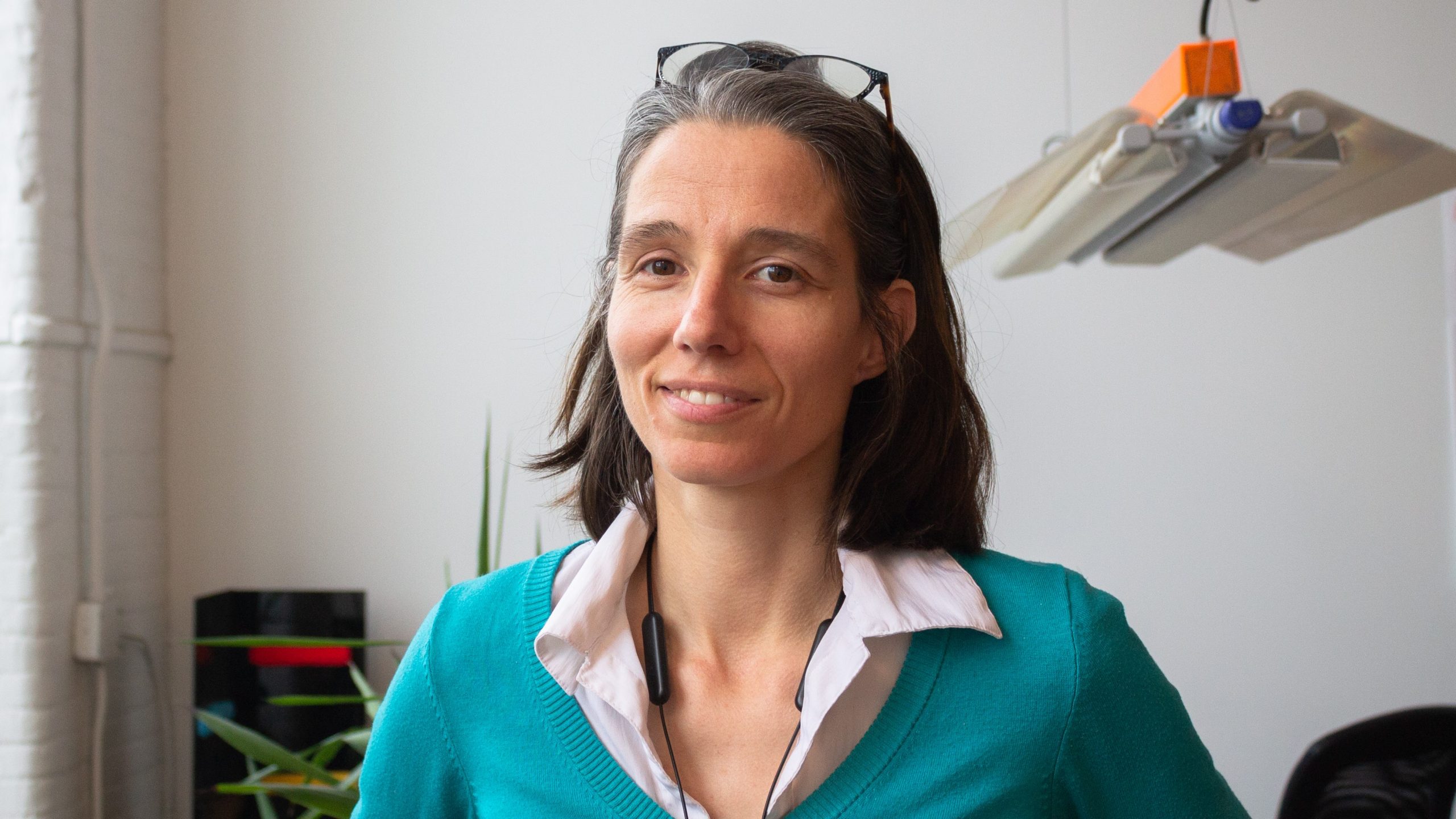 Cécile de Villemeur dans ses bureaux du complexe ‎‎Dompark‎‎ qui a obtenu la ‎‎certification‎‎ Normes du bâtiment à carbone zéro du Conseil du bâtiment durable du Canada en avril dernier.